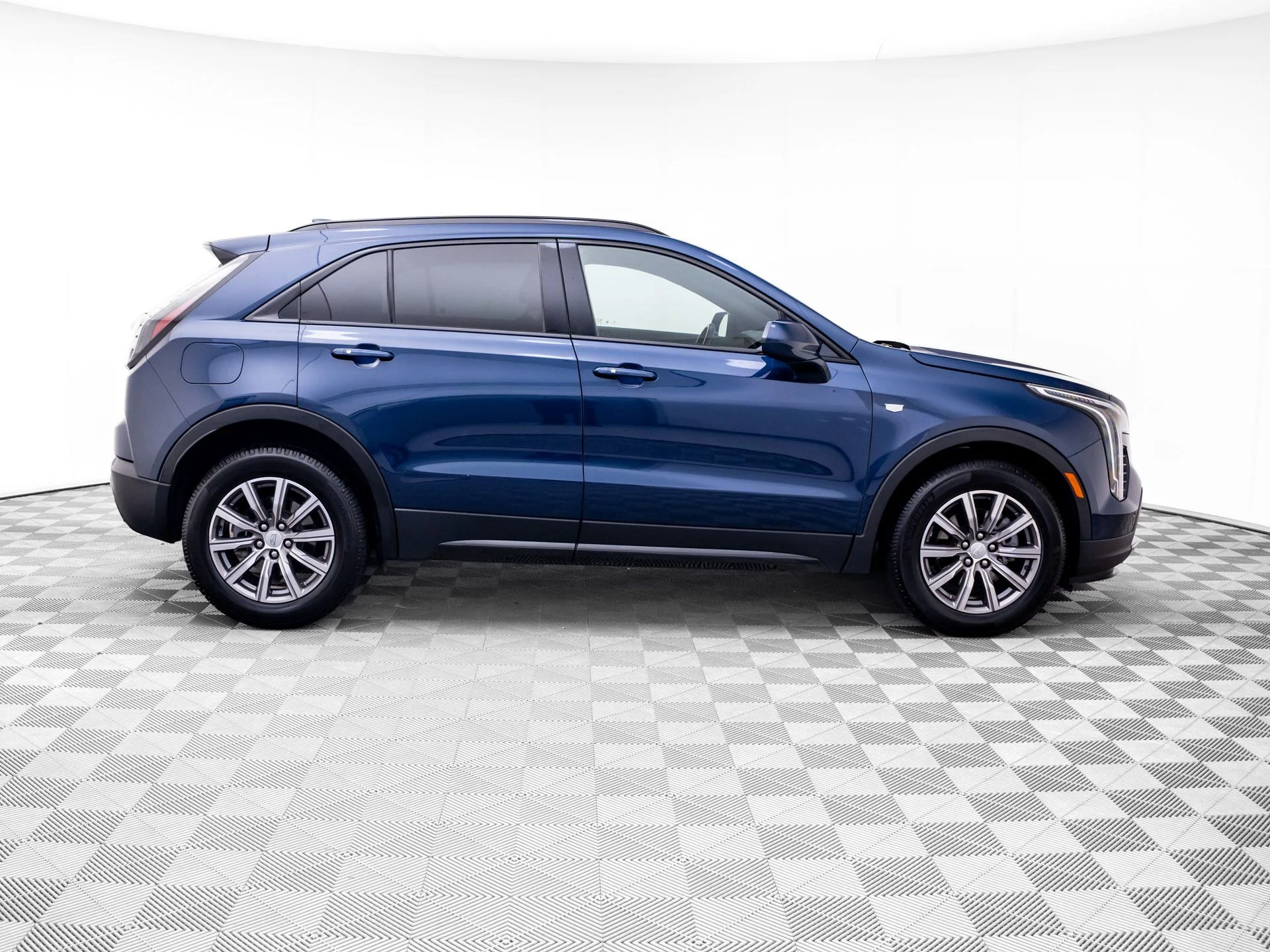 Used 2020 Blue Cadillac Sport image 6