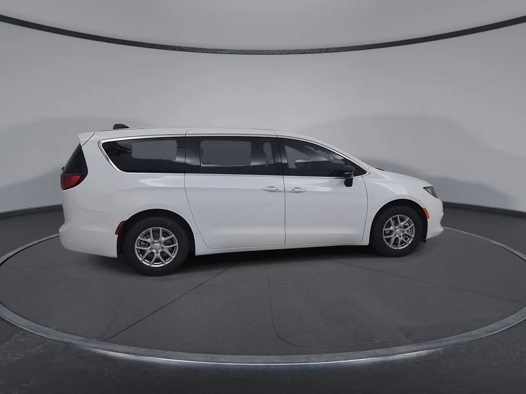 New 2027 Bright White Clear-Coat Exterior Paint Chrysler LX image 16