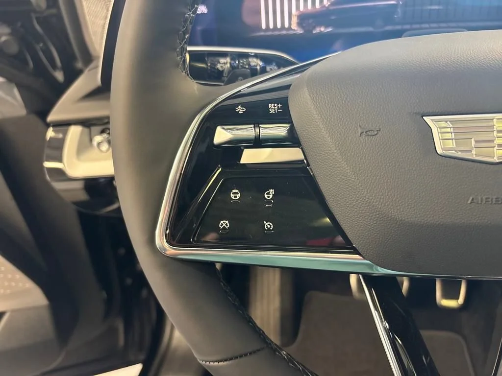 2025 Cadillac OPTIQ Sport 1 - Photo 38