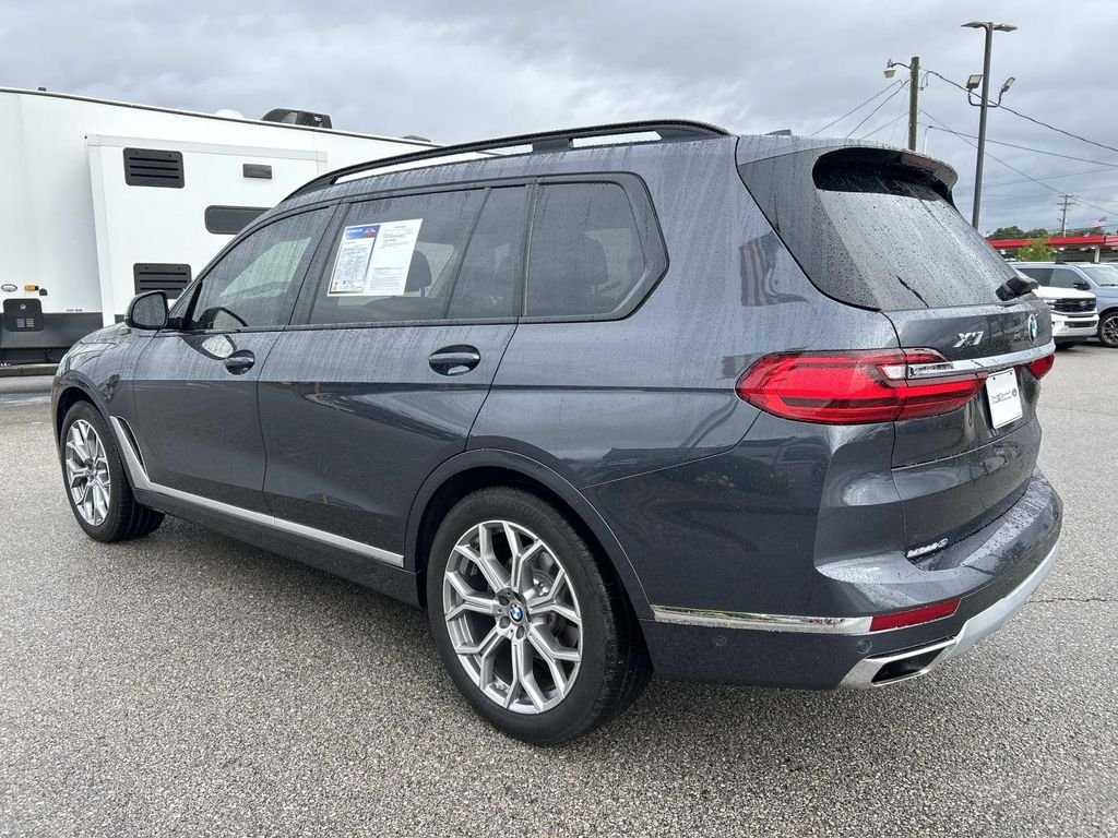 Used 2021 Arctic Gray Metallic BMW xDrive40i image 6