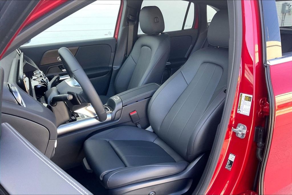 New 2026 MANUFAKTUR Patagonia Red Metallic Mercedes-Benz GLA 250 image 9