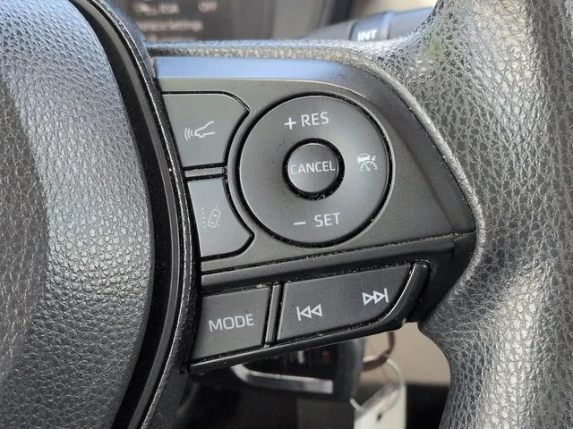 Used 2021  Toyota LE image 23