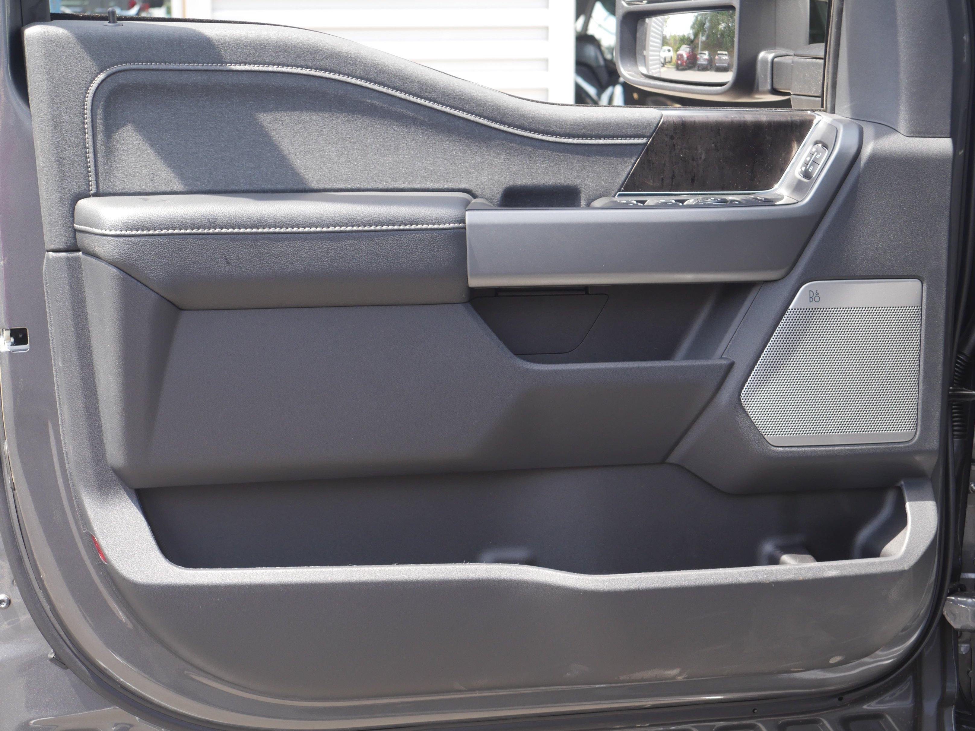 New 2026 Carbonized Gray Metallic Ford F-350® Lariat® image 39