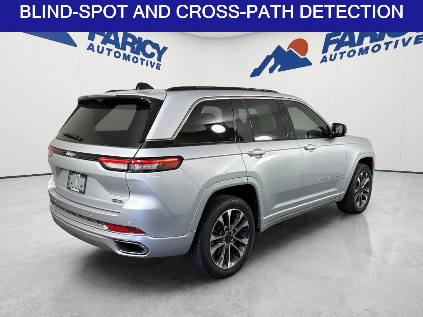 Used 2025 Silver Zynith Jeep Overland image 5