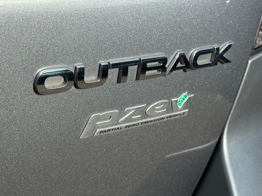 Used 2011 Silver Subaru 2.5i image 25