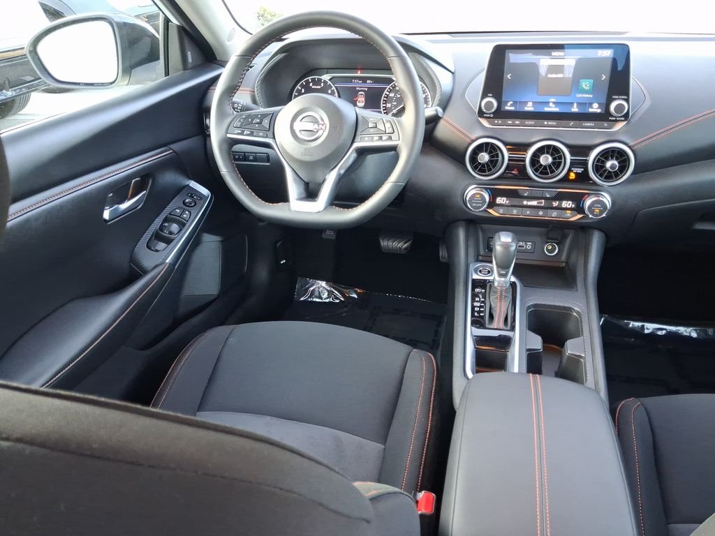 Used 2025 White Nissan SR image 17