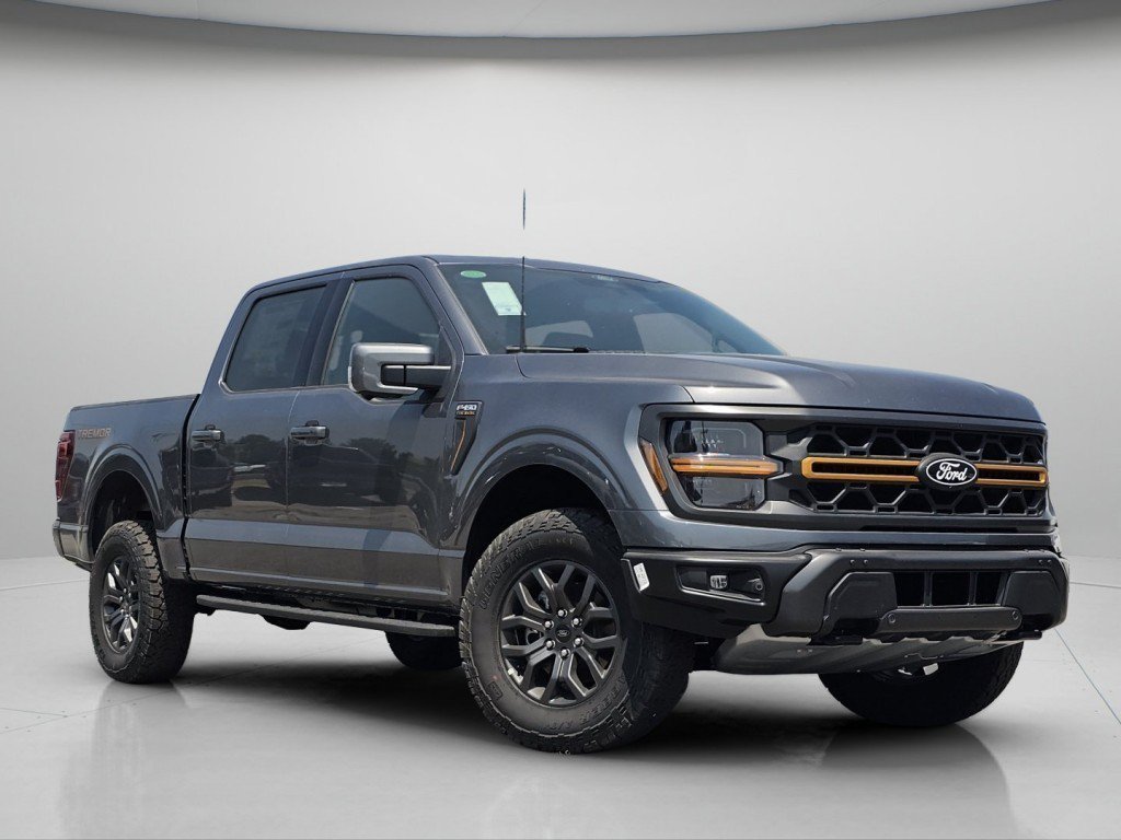 New 2026 Carbonized Gray Metallic Ford Tremor image 2