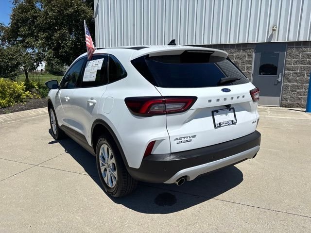 Used 2023 White Ford Active image 9