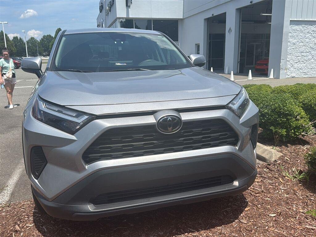 Used 2025 Silver Sky Metallic Toyota LE image 9