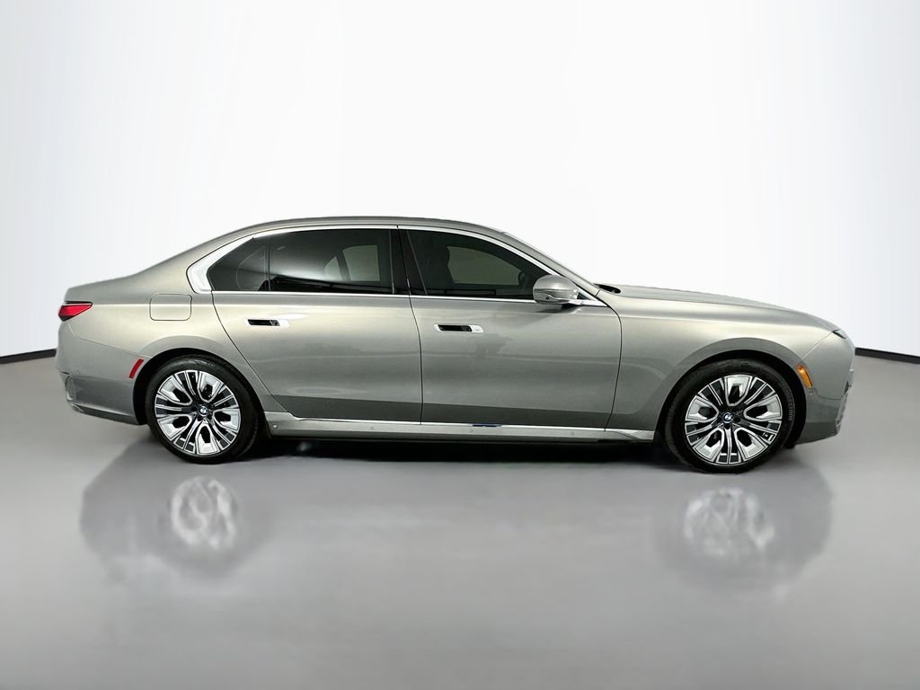 Certified Used 2024 Oxide Grey Met BMW xDrive60 image 4