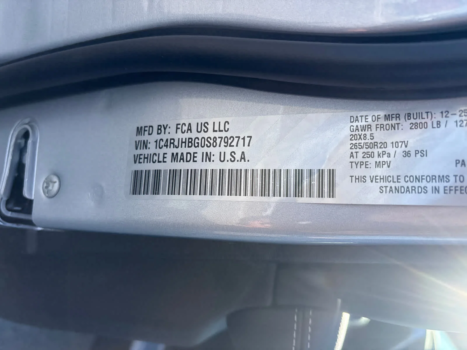 New 2025 Silver Zynith Exterior Paint Jeep Limited image 30
