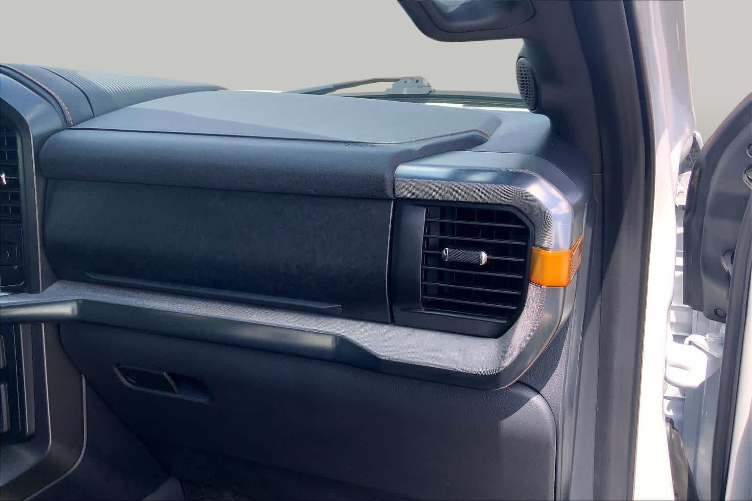 Used 2025 Oxford White Ford Tremor image 19
