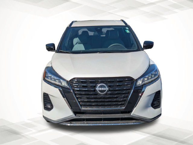 Used 2024 White Nissan SR image 9