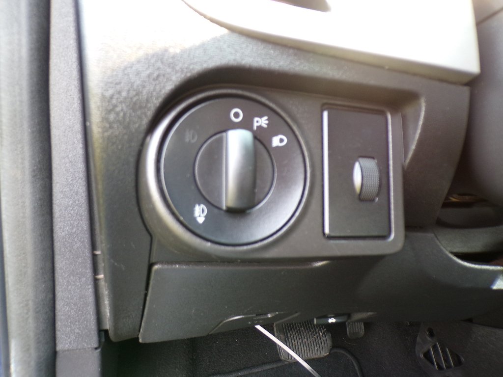 Used 2008 Vista Blue Clearcoat Metallic Ford SE image 12