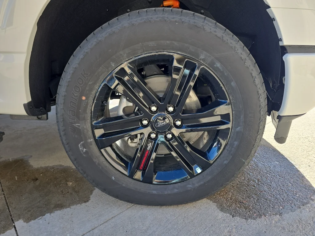 2025 Ford F-150 Platinum - Photo 39