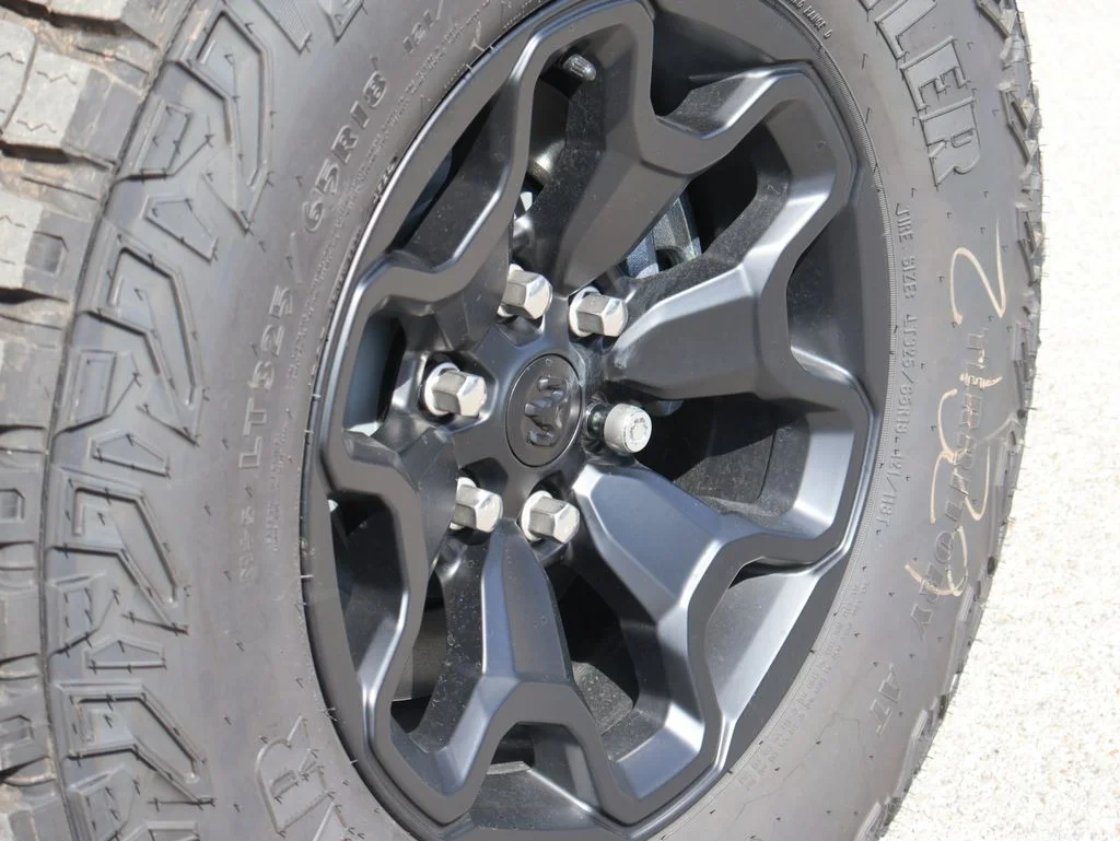 New 2026 Diamond Black Crystal Pearl-Coat Exterior Paint RAM RHO image 40