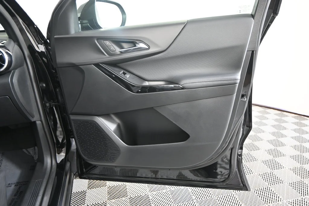 2027 Chevrolet Equinox LT - Photo 12