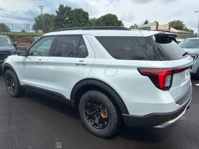 New 2026 White Ford Tremor image 4