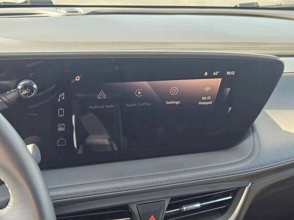Used 2024 Summit White Buick Preferred image 18