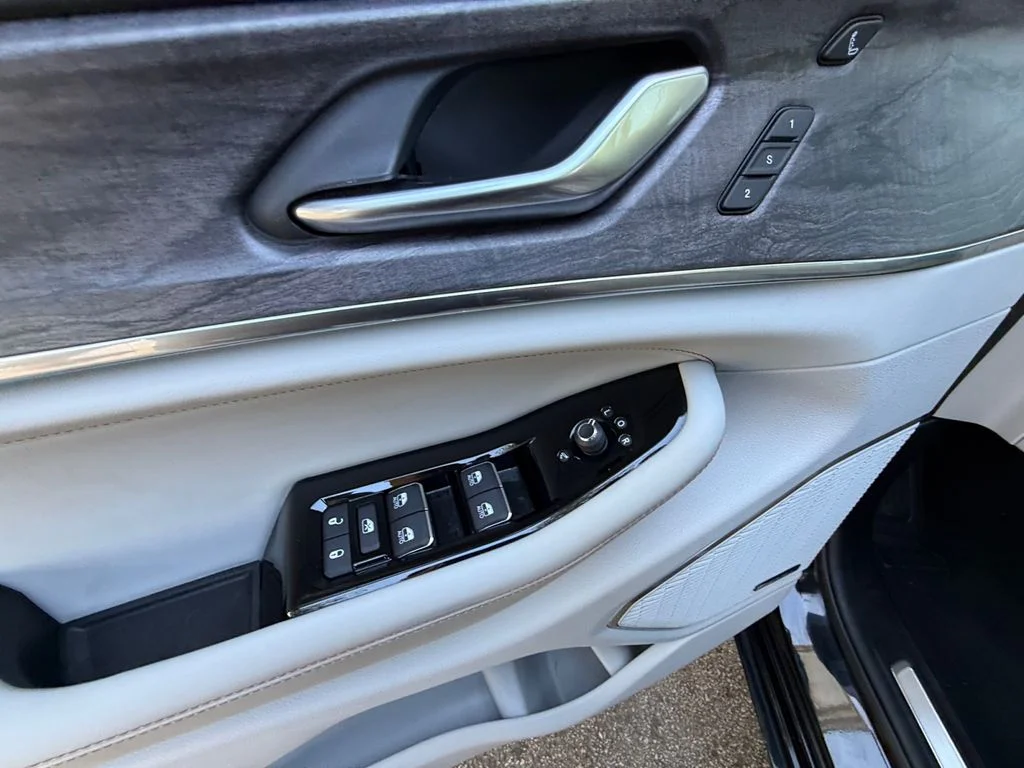 2023 Jeep Grand Cherokee L Overland - Photo 11