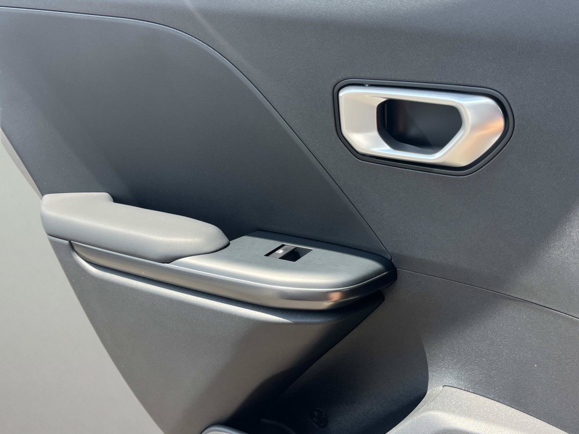 New 2026 Steel Gray Kia LXS image 17