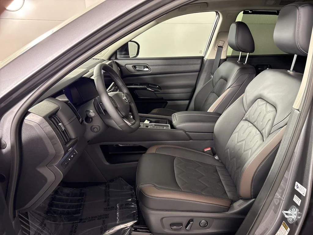 New 2026 Gun Metallic Nissan Platinum image 27