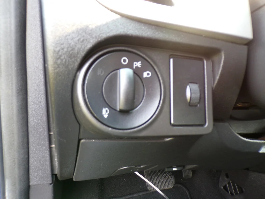 Used 2008 Vista Blue Clearcoat Metallic Ford SE image 12