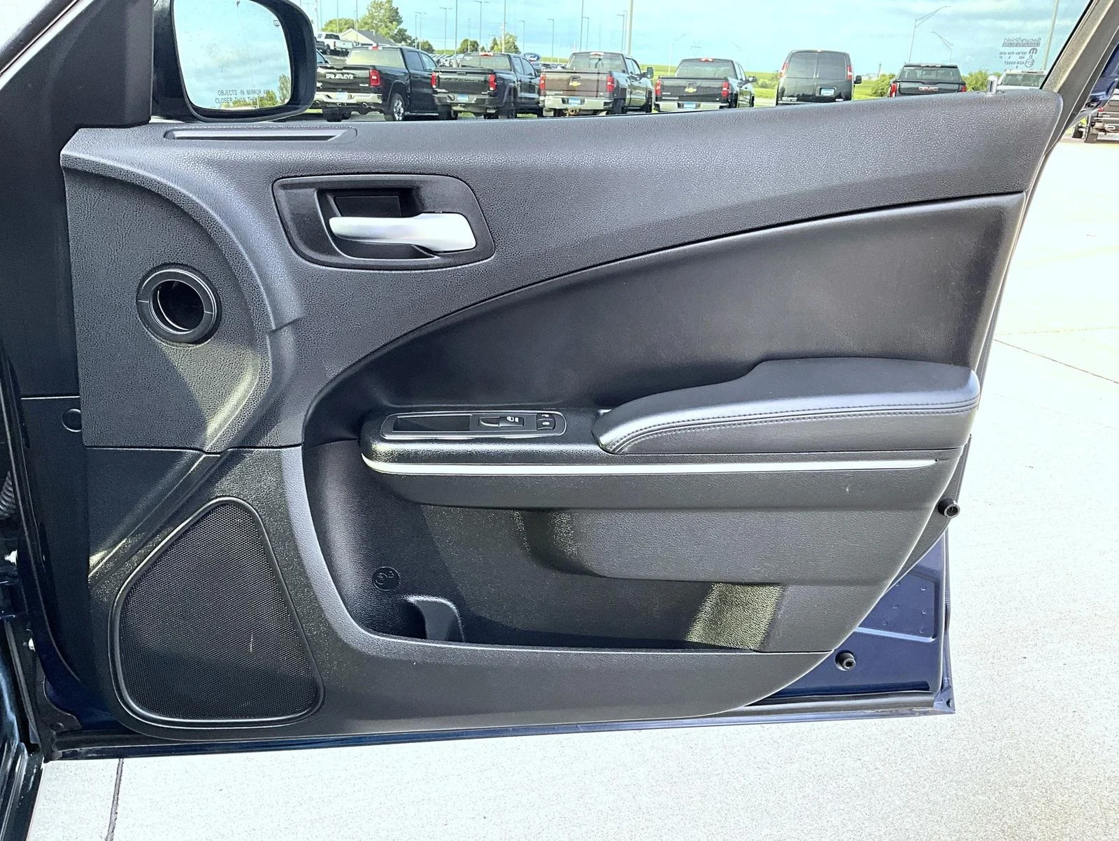 Used 2017 Blue Dodge Police image 17