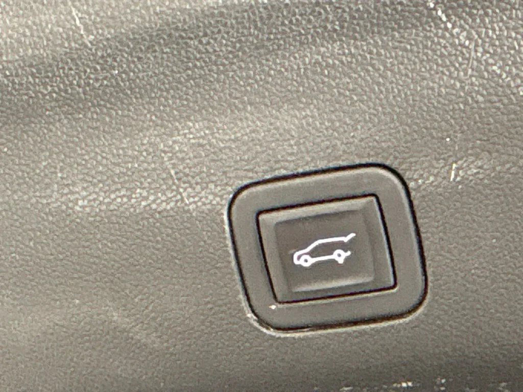 Used 2023 STERLING GRAY METALLIC Chevrolet LT image 28