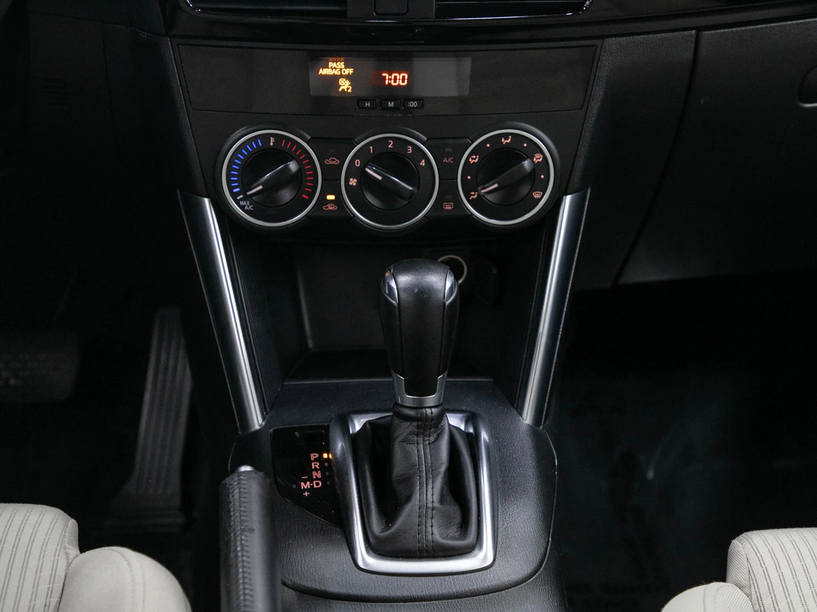 Used 2015 Soul Red Metallic Mazda Touring image 18