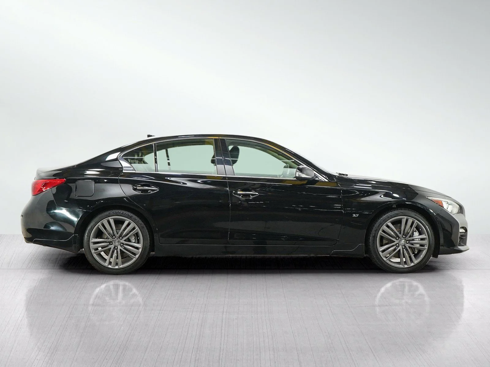 Used 2015 Black Obsidian INFINITI Sport image 6