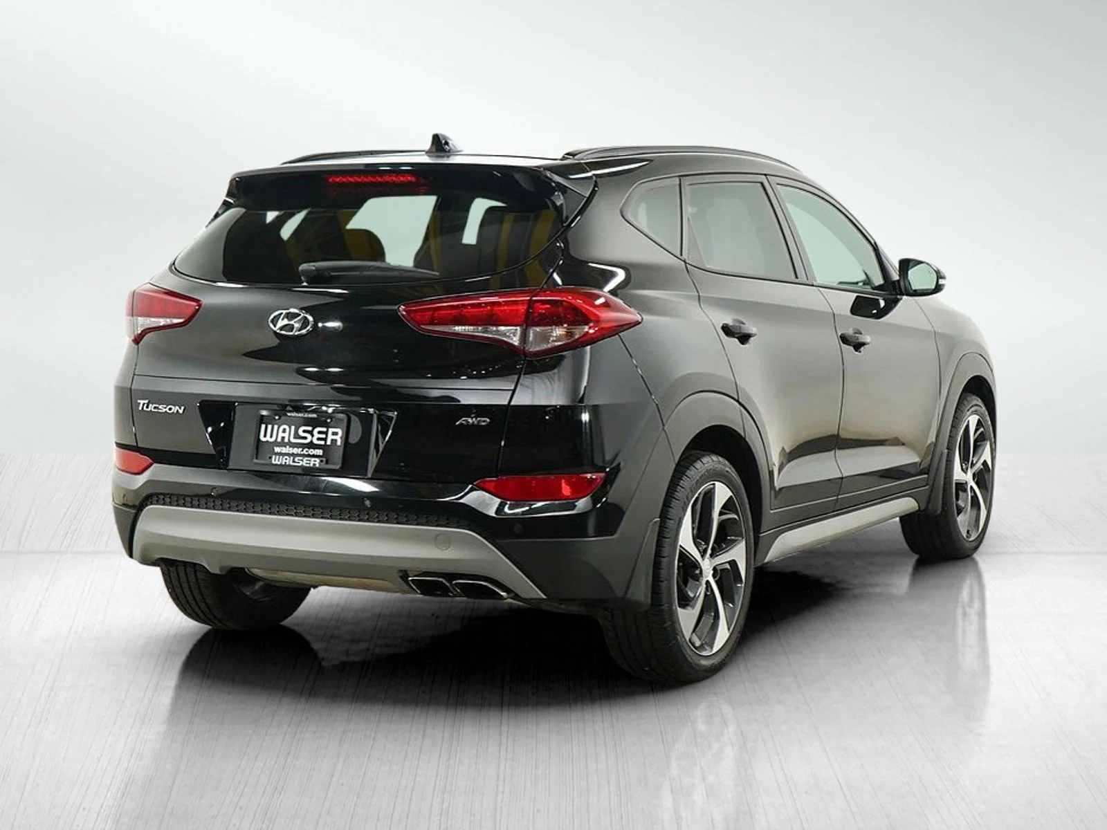 Used 2018 Black Noir Pearl Hyundai Value image 5