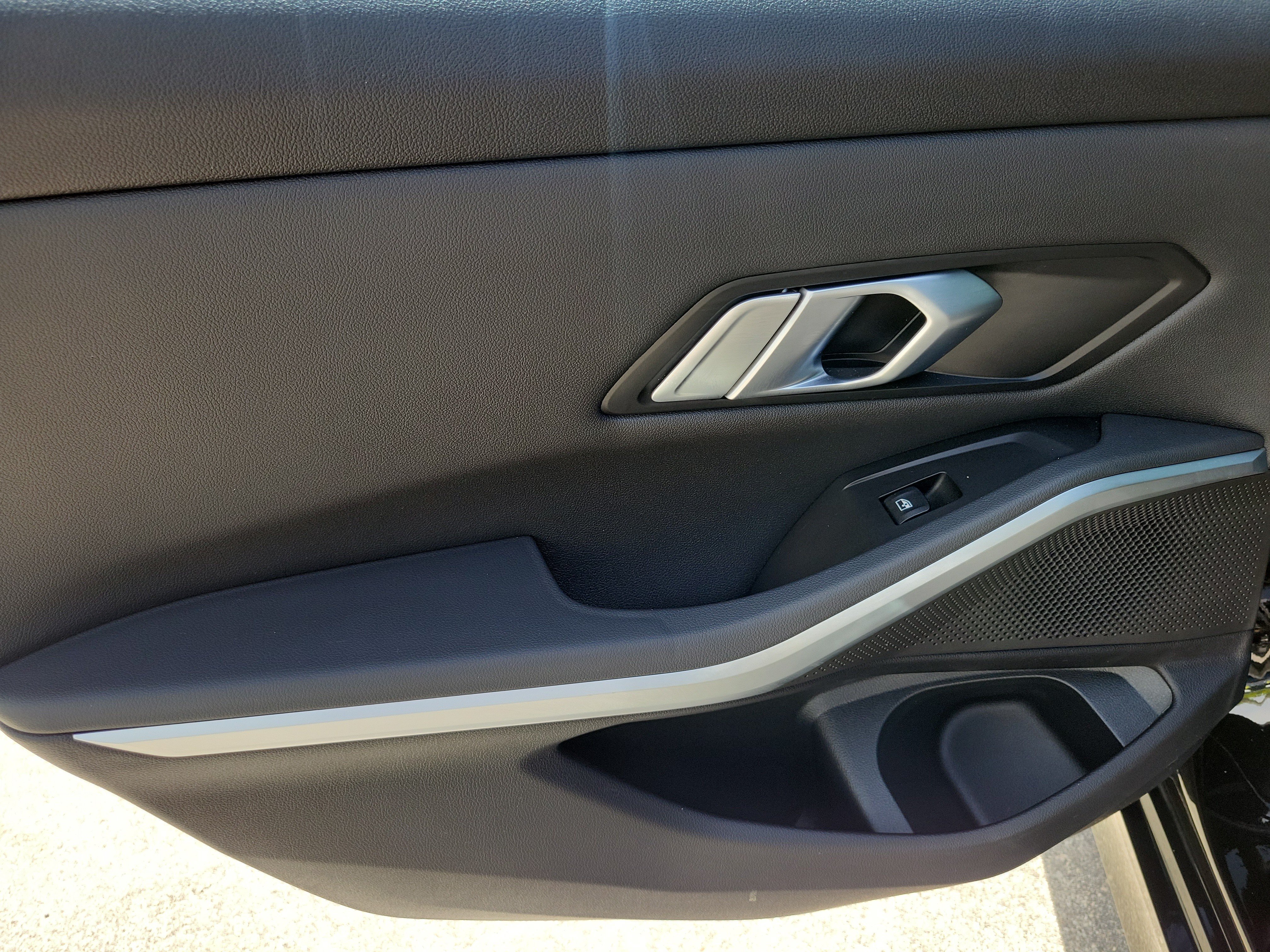 Used 2019 Jet Black BMW 330i image 8