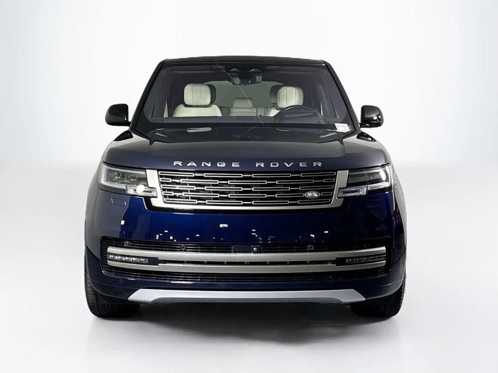 Used 2023 Blue Land Rover SE image 8