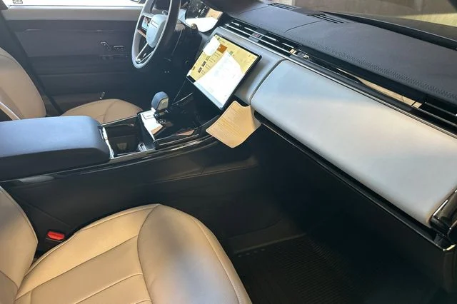 New 2026 Varesine Blue Land Rover Dynamic SE image 14
