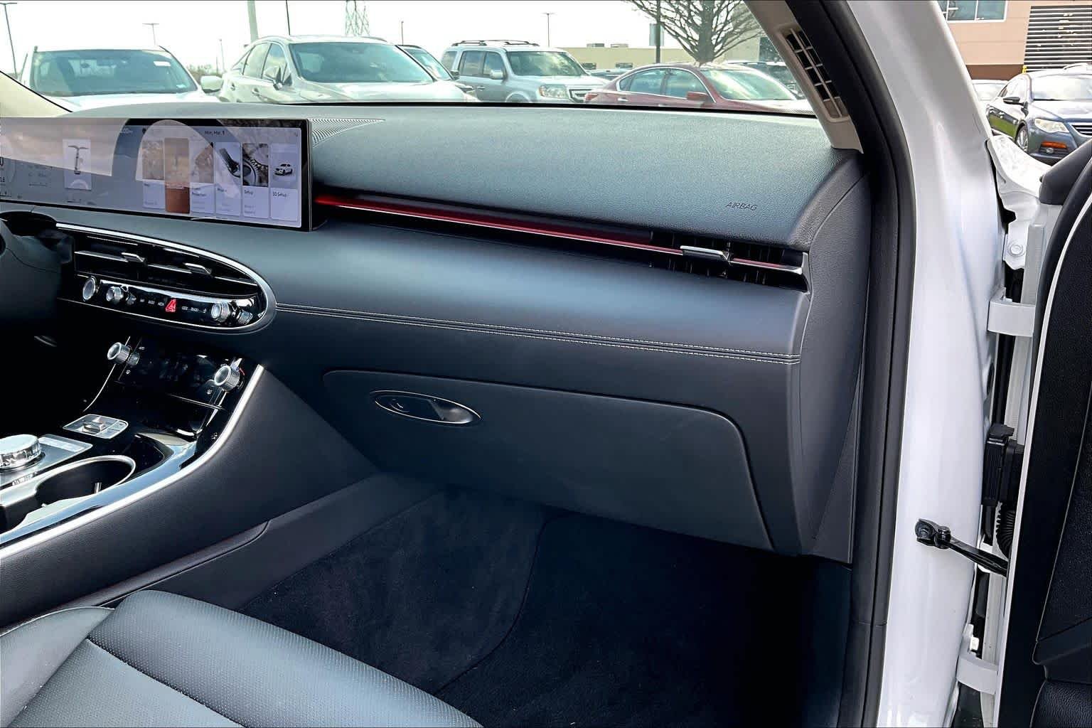 2026 GENESIS GV70 Standard - Photo 18