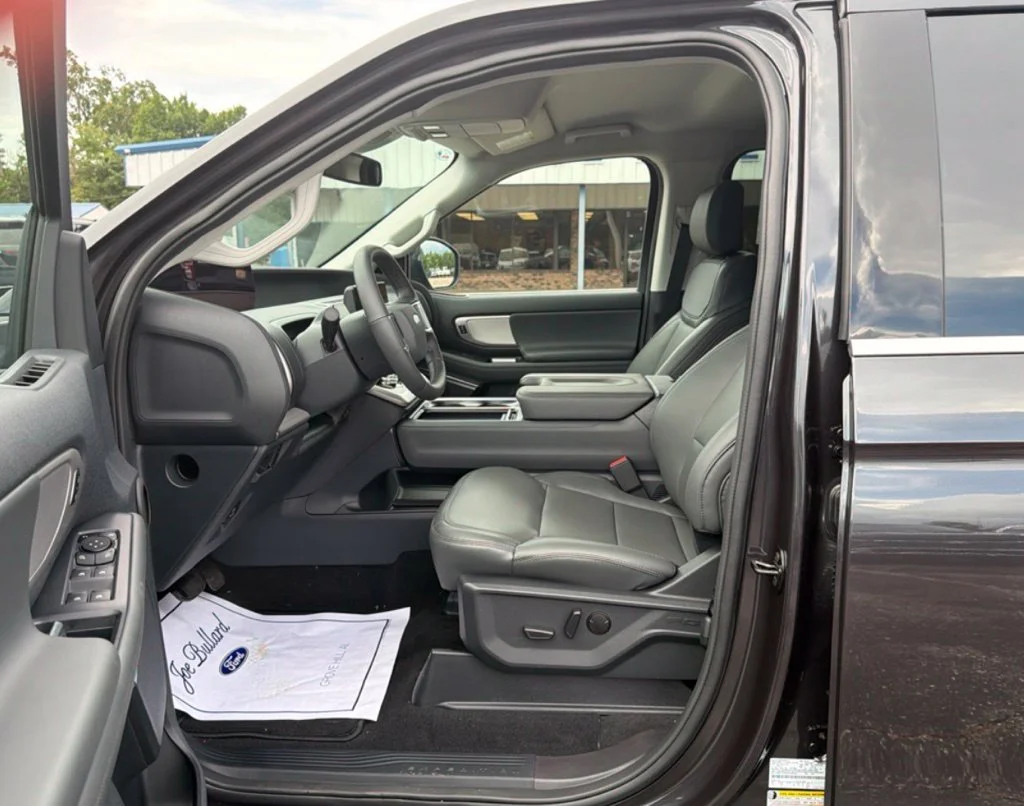 New 2027 Dark Matter Gray Metallic Ford Active image 4