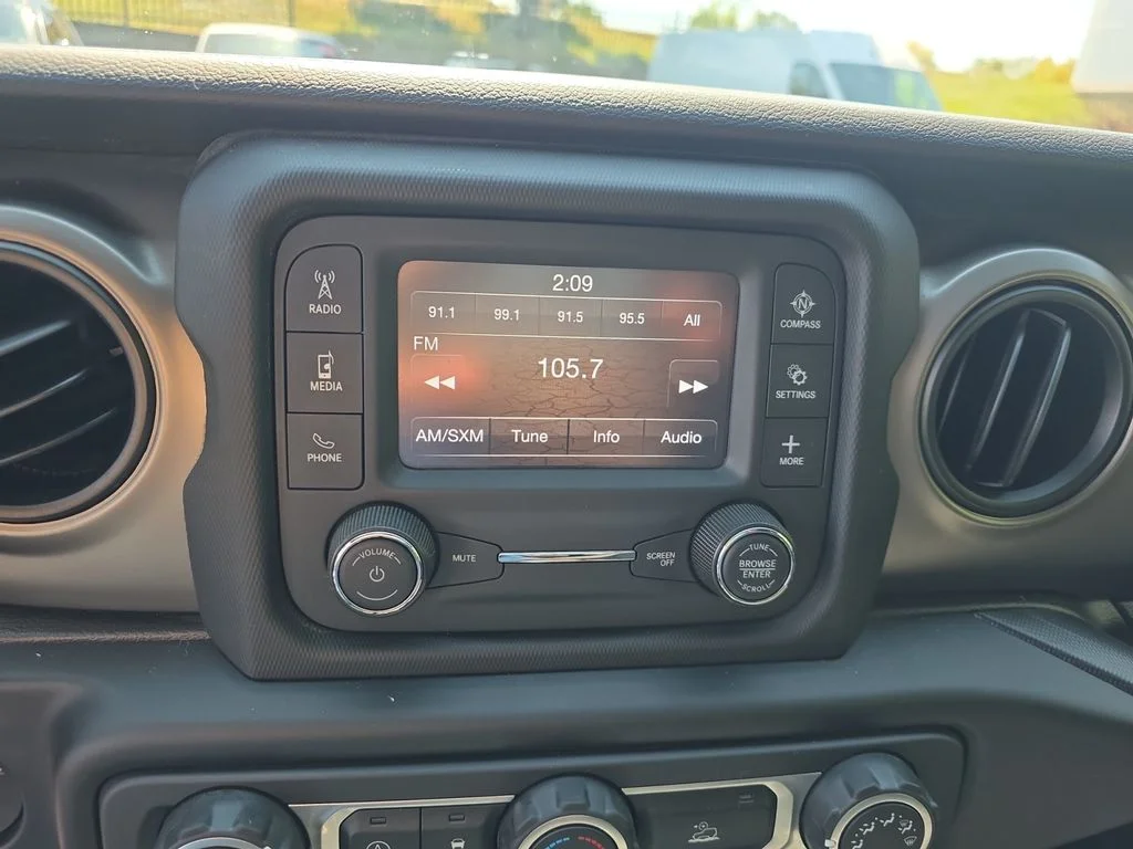 Used 2021 Sting-Gray Clearcoat Jeep Unlimited Sport image 9