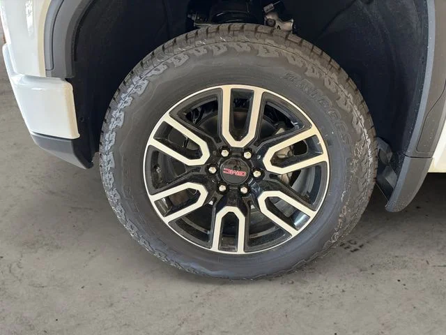 New 2026 White GMC AT4 image 15