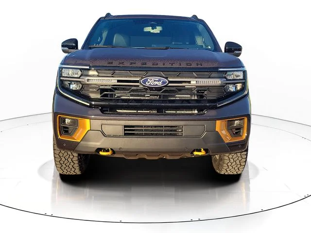 New 2027 Gray Metallic Ford Tremor image 2