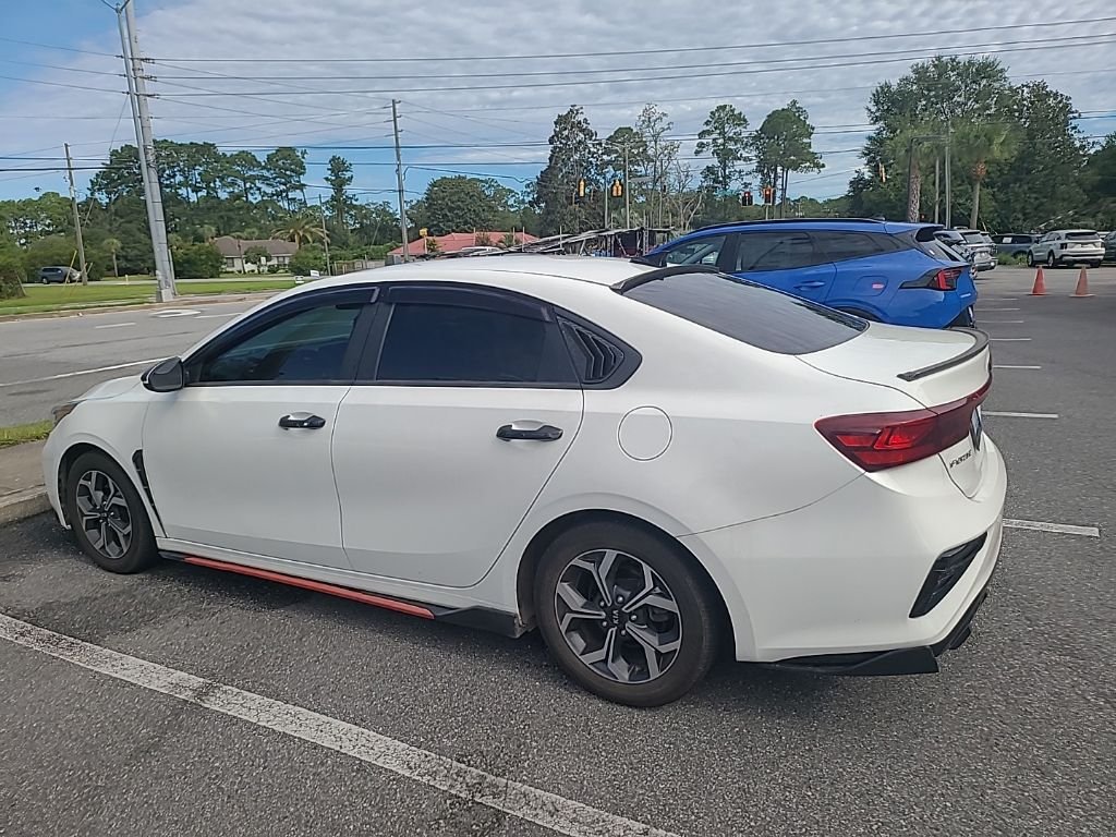 Used 2019 White Kia LXS image 4