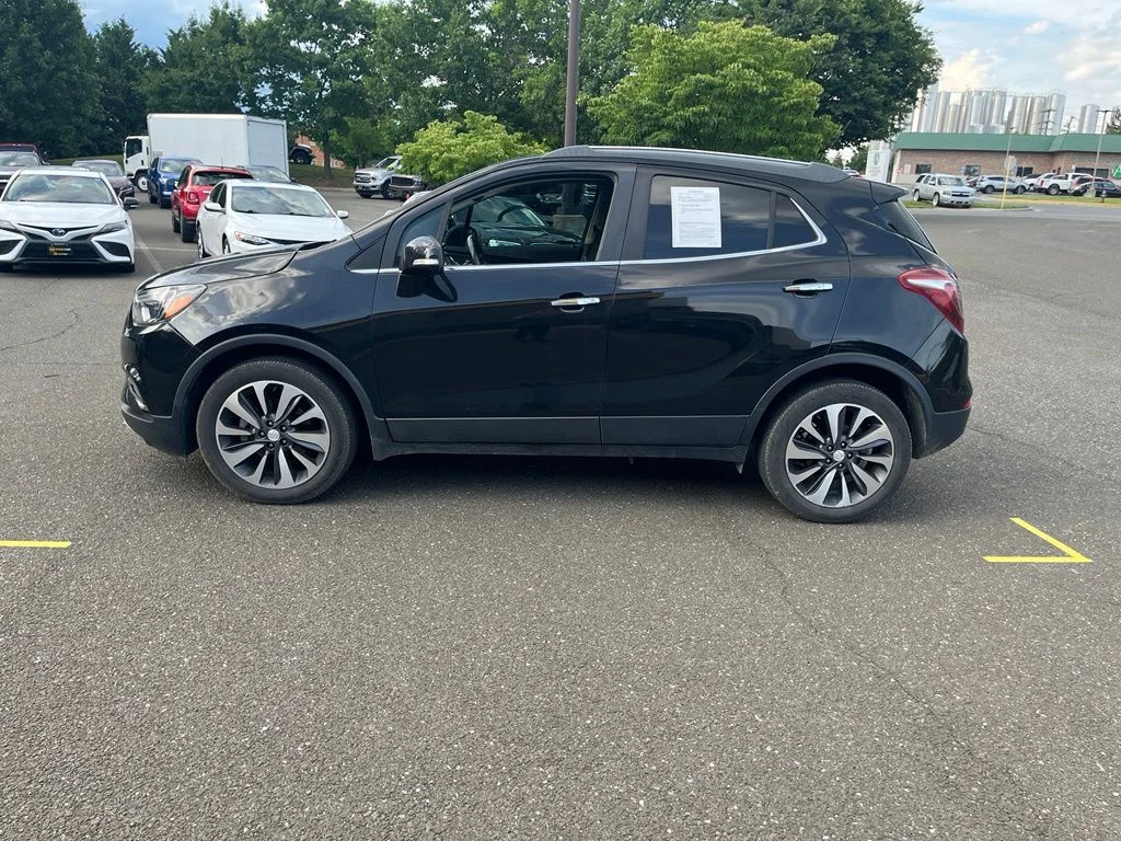 Used 2020 Black Buick Essence image 4