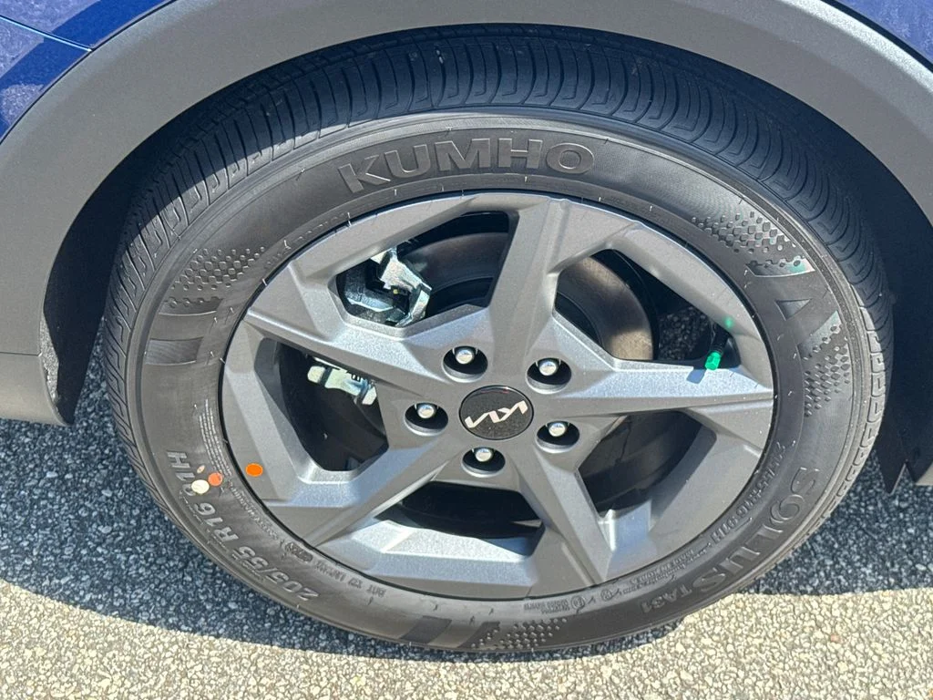 New 2026 Deep Sea Blue Kia LXS image 17