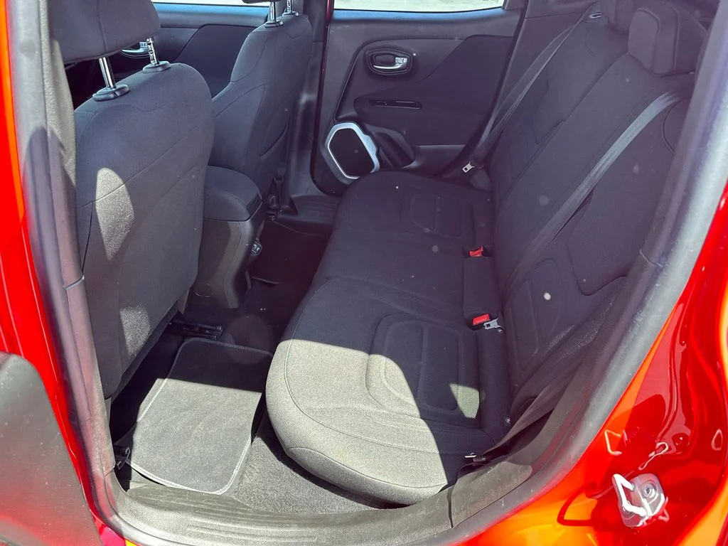Used 2018 Red Jeep Latitude image 20