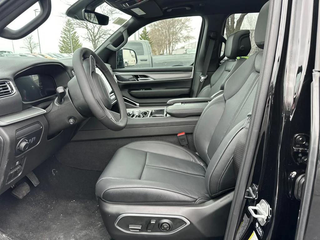 2026 Jeep Grand Wagoneer L Limited Altitude - Photo 13