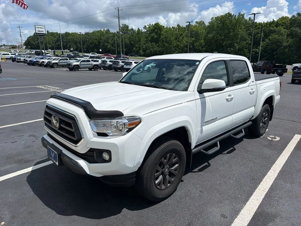 Used 2023 Ice Cap Toyota SR image 3