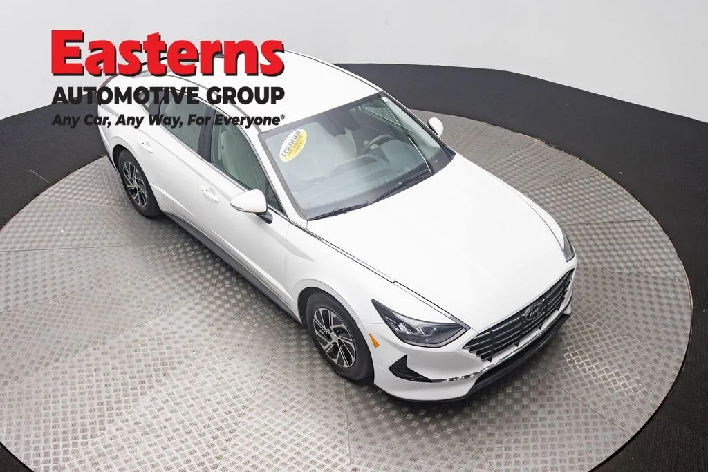Used 2021 White Hyundai Blue image 3