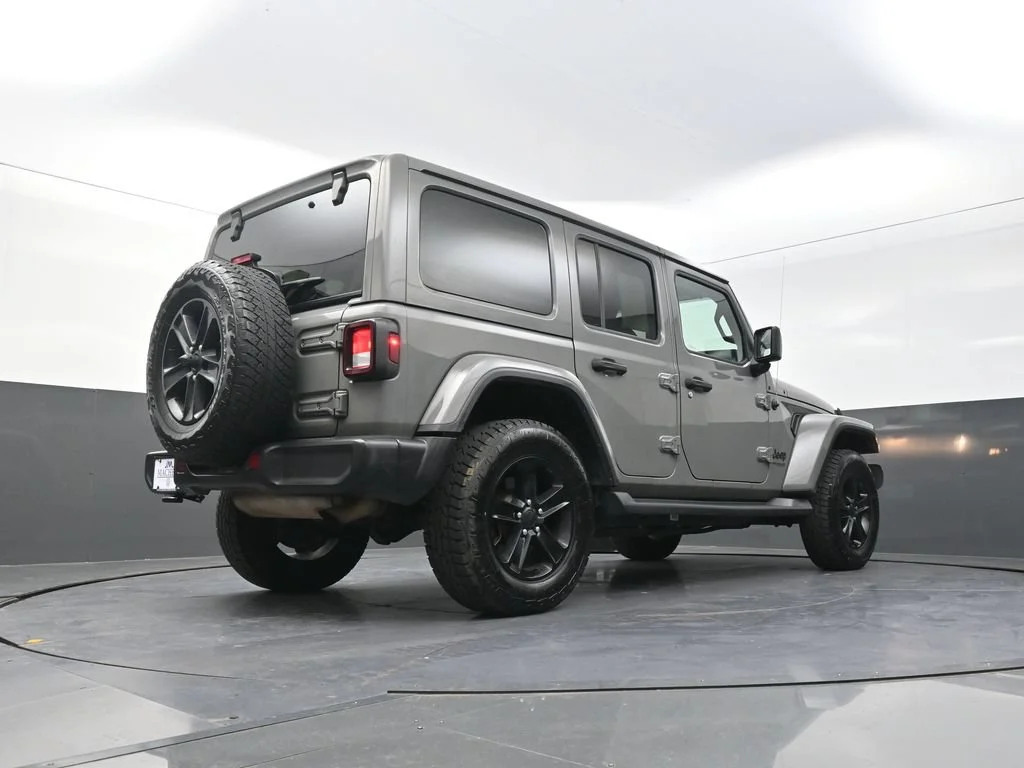 Used 2021 Gray Jeep Unlimited Sahara Altitude image 31