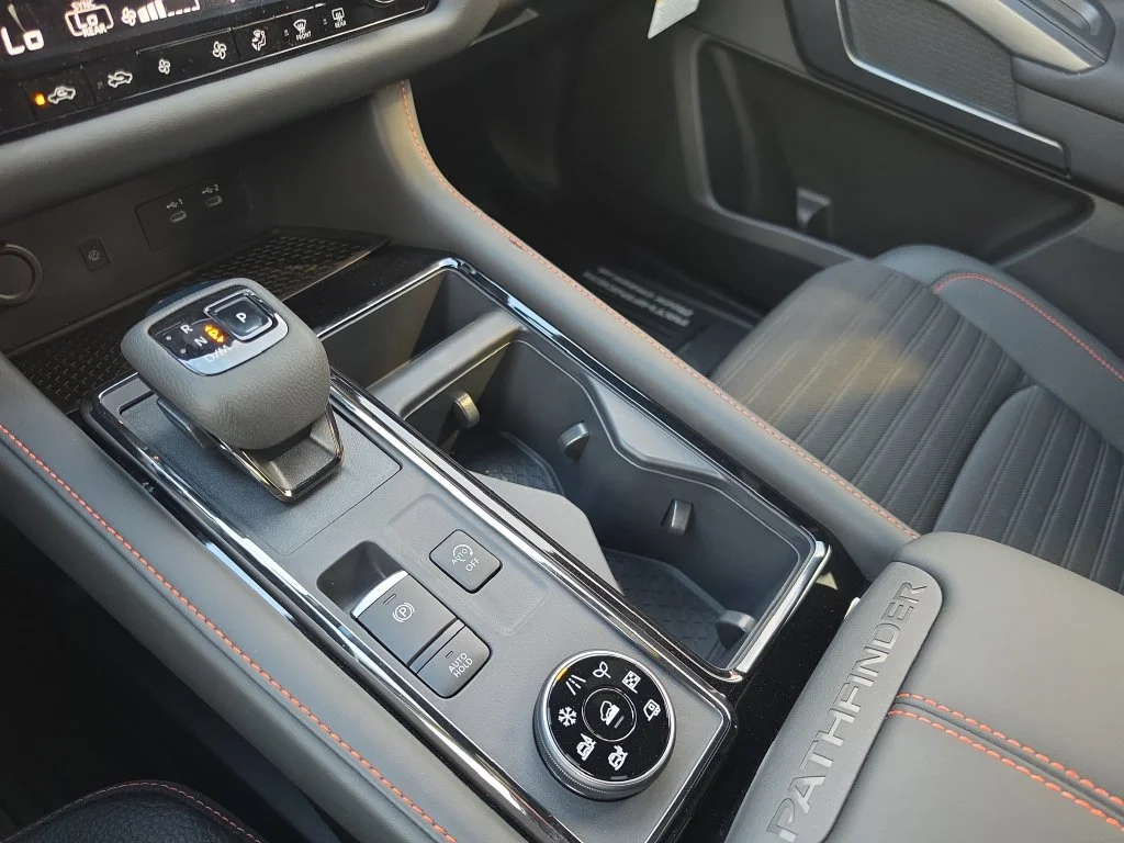 New 2026 Boulder Gray Pearl / Super Black Two-tone Nissan Rock Creek® image 20