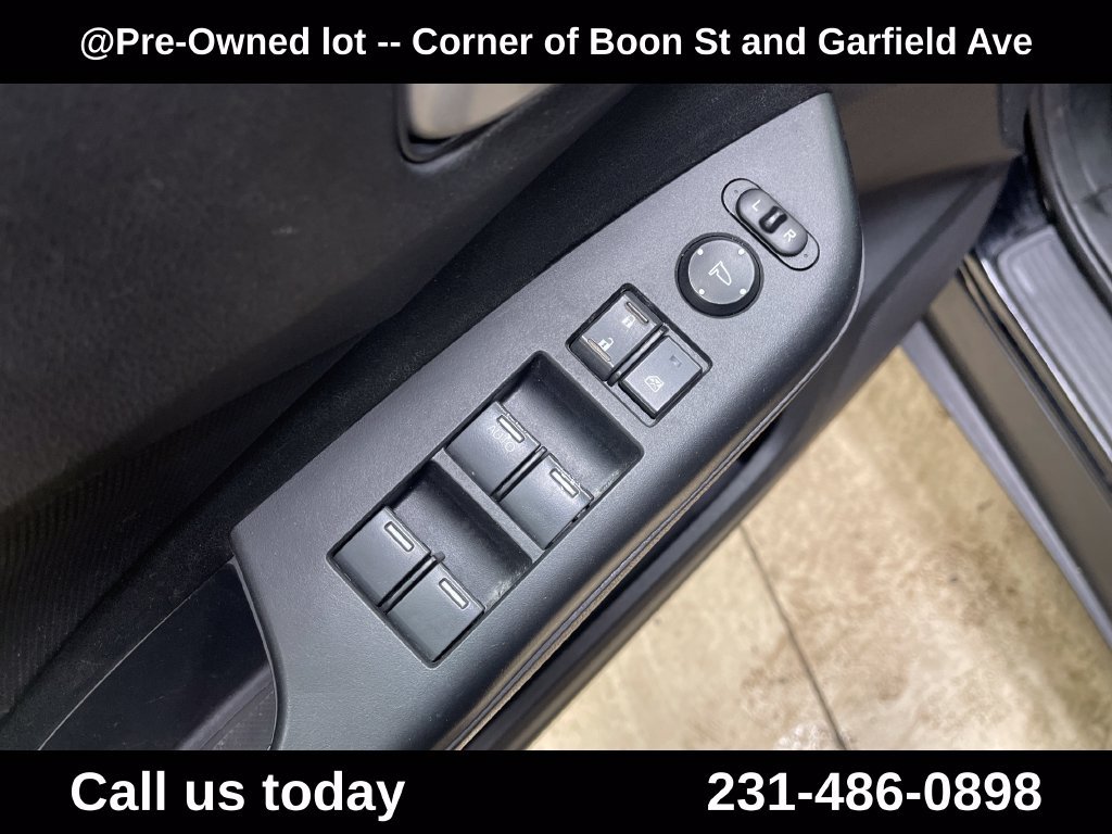 Used 2013  Honda LX image 15